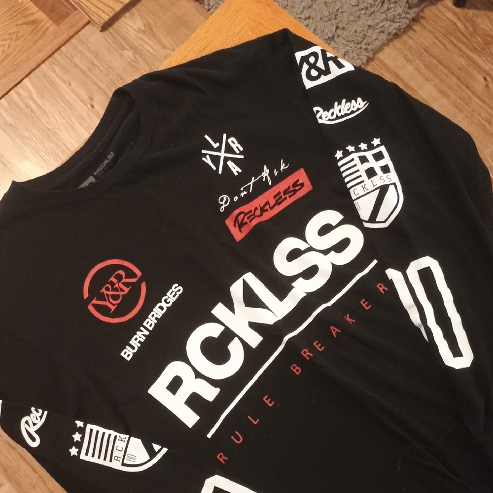 AWESOMENESS!!! Y&R 🖤 ♥️ 🤍 RECKLESS GRAPHIC LONG SLEEVED TEE SZ M UNISEX T